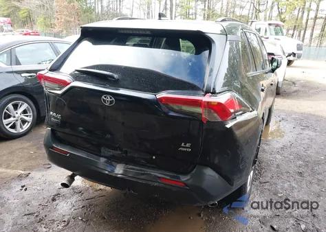 2021 Toyota Rav4 Le z USA, uszkodzony, nr VIN JTMF1RFV4MD069013
